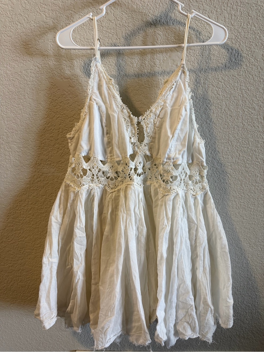 Delicate Cream Lace-Trim Chemise with Spaghetti Straps